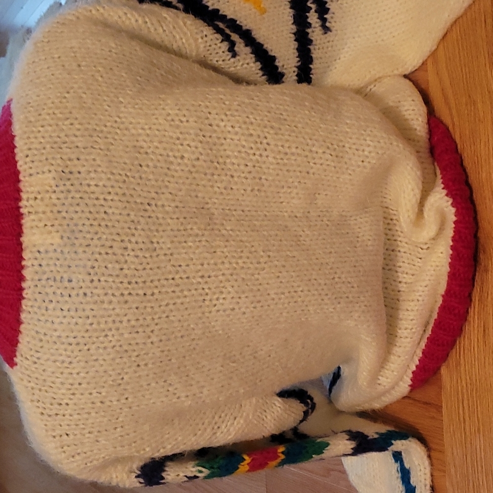 Sweater - Picture 4 of 7